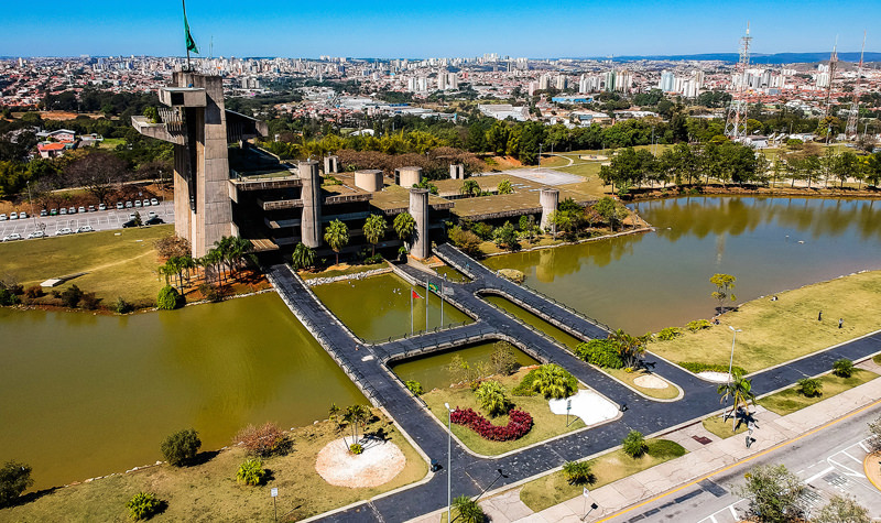Descubra como o comércio eletrônico está dominando o mercado brasileiro! Em Abaetetuba, Pará, o WebCatálogo é a ferramenta ideal para quem busca praticidade, conforto e segurança na hora de abrir sua loja virtual.