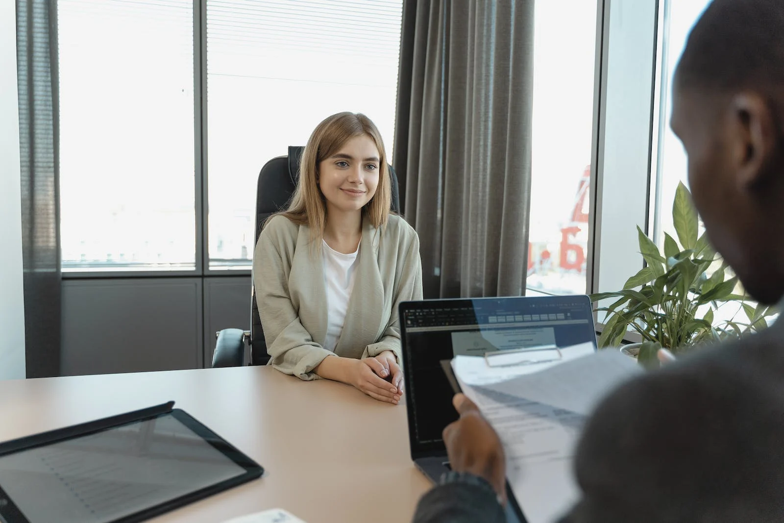 Como Realizar uma Entrevista de Emprego: Guia Completo Passo a Passo